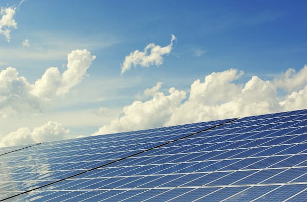 Panneau solaire photovoltaïque : économie d'énergie durable